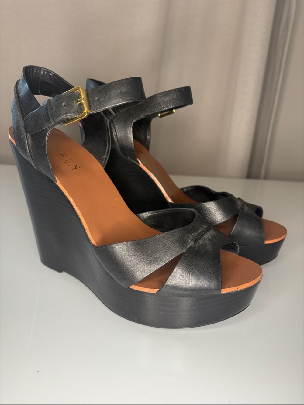 Lauren Ralph Lauren Women’s Black Leather Wedge Sandals with Ankle Strap size 9